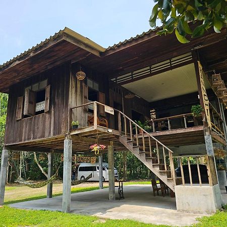 Baan Chi Homestay Ban Pak Nam  Exterior photo