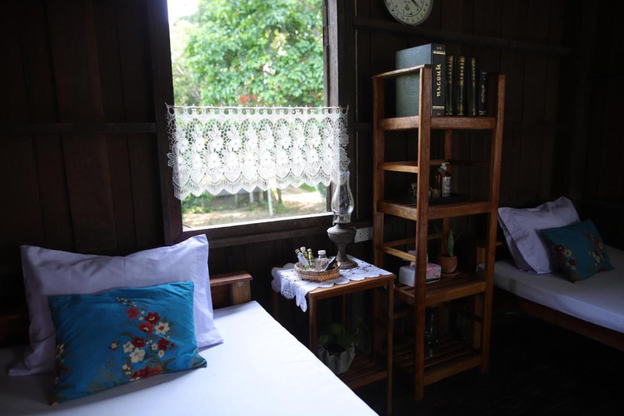 Baan Chi Homestay Ban Pak Nam  Exterior photo